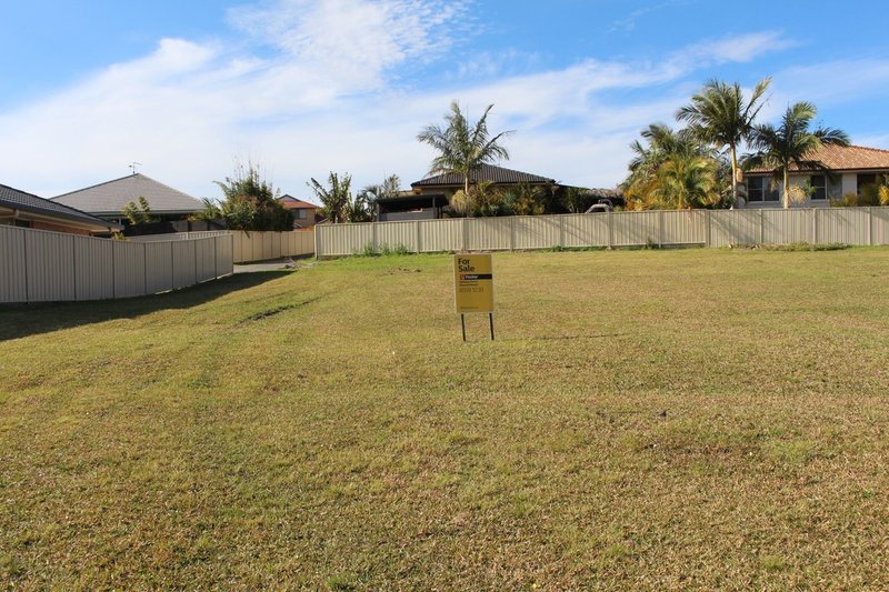 Photo - 12. Bellevue Place, Hallidays Point NSW 2430 - Image