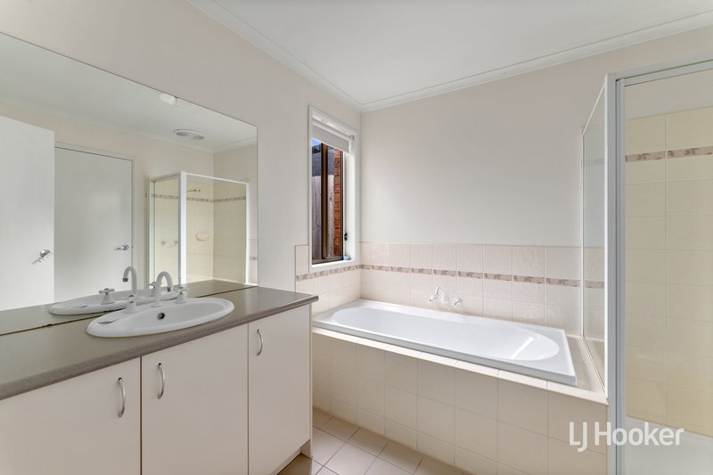 Photo - 12 Bellinger Crescent, Wyndham Vale VIC 3024 - Image 4