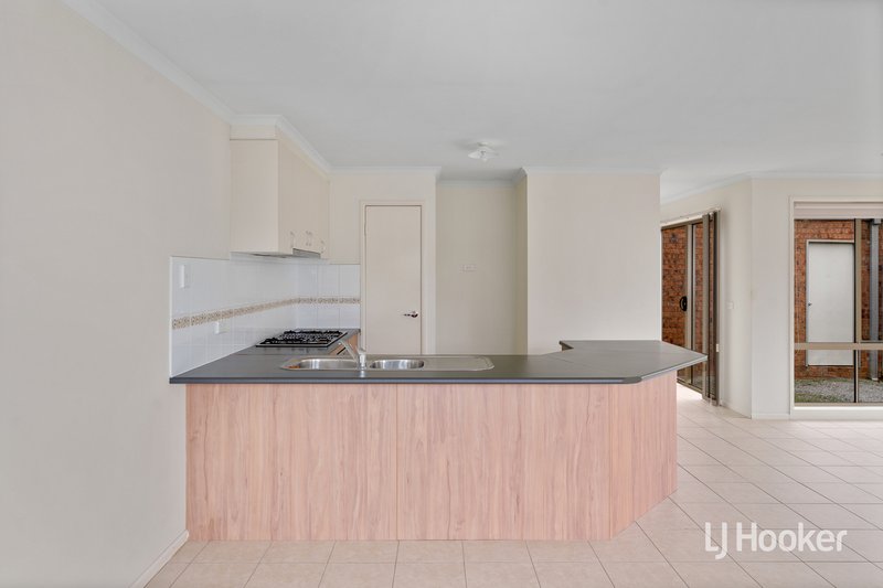 Photo - 12 Bellinger Crescent, Wyndham Vale VIC 3024 - Image 7