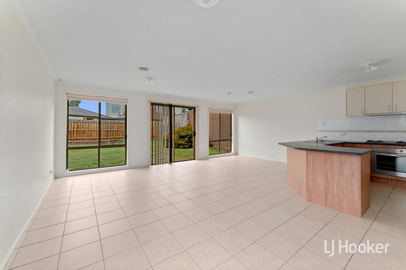 Photo - 12 Bellinger Crescent, Wyndham Vale VIC 3024 - Image 9