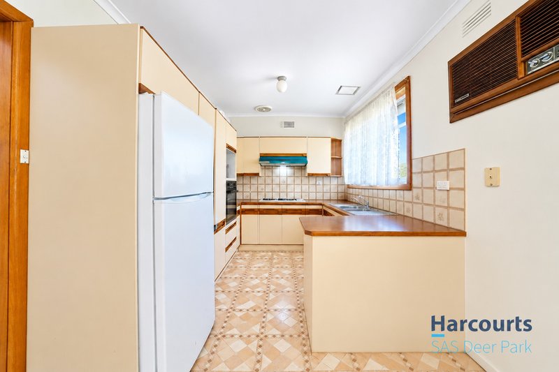 Photo - 12 Bent Street, St Albans VIC 3021 - Image 6
