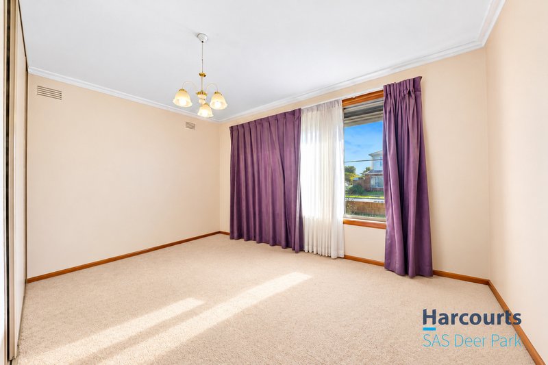 Photo - 12 Bent Street, St Albans VIC 3021 - Image 9