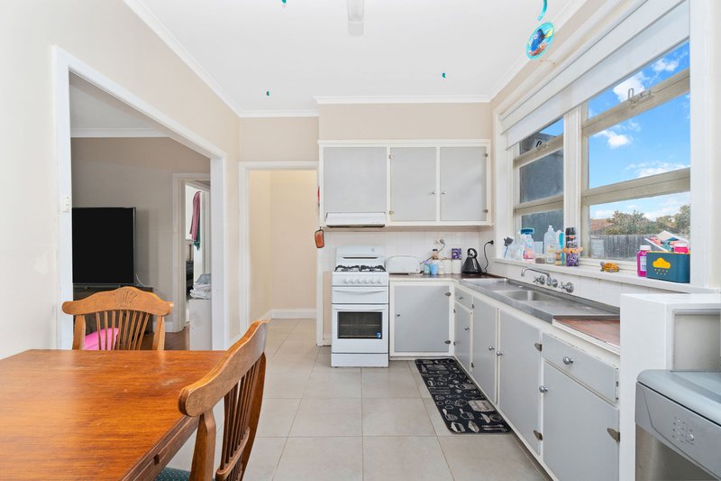 Photo - 12 Bergen Crescent, Sale VIC 3850 - Image 5