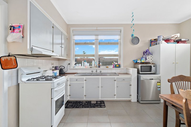 Photo - 12 Bergen Crescent, Sale VIC 3850 - Image 6