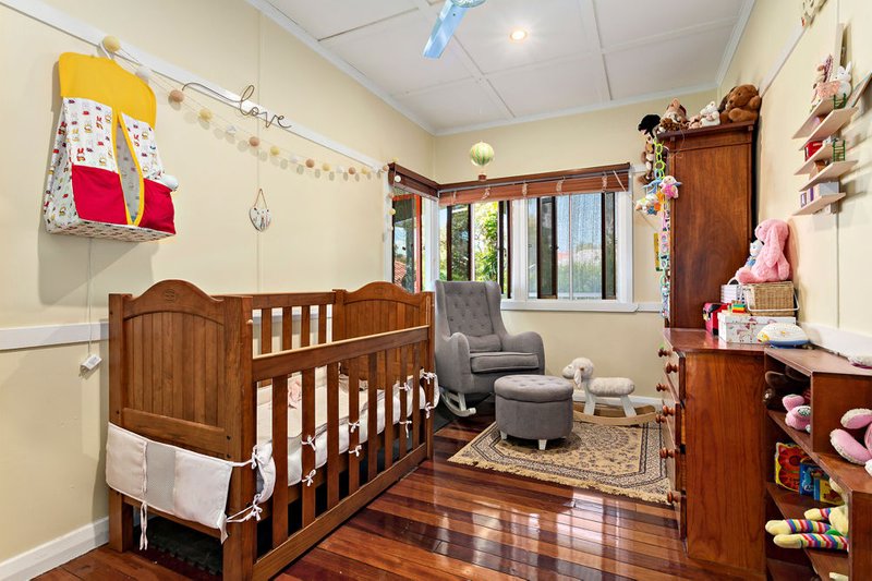 Photo - 12 Berpi Street, Stafford QLD 4053 - Image 10