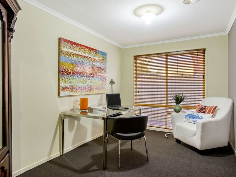 Photo - 12 Beveridge Court, Point Cook VIC 3030 - Image 6