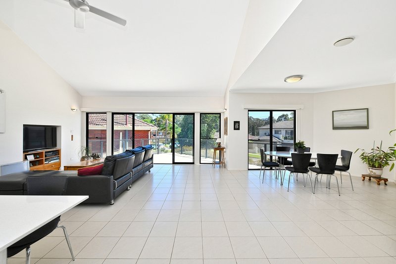 Photo - 12 Beverley Crescent, Marsfield NSW 2122 - Image 4