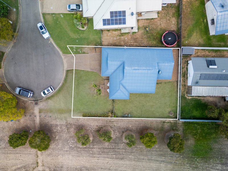 Photo - 12 Biddulp Court, Kirwan QLD 4817 - Image 12