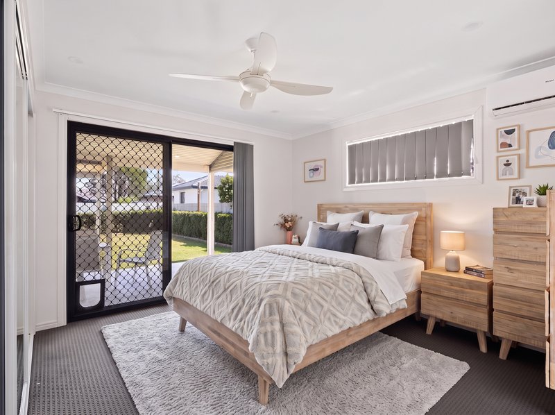 Photo - 12 Biggera Court, Sandstone Point QLD 4511 - Image 5