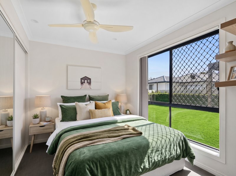 Photo - 12 Biggera Court, Sandstone Point QLD 4511 - Image 9