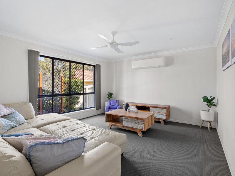Photo - 12 Biggera Court, Sandstone Point QLD 4511 - Image 12
