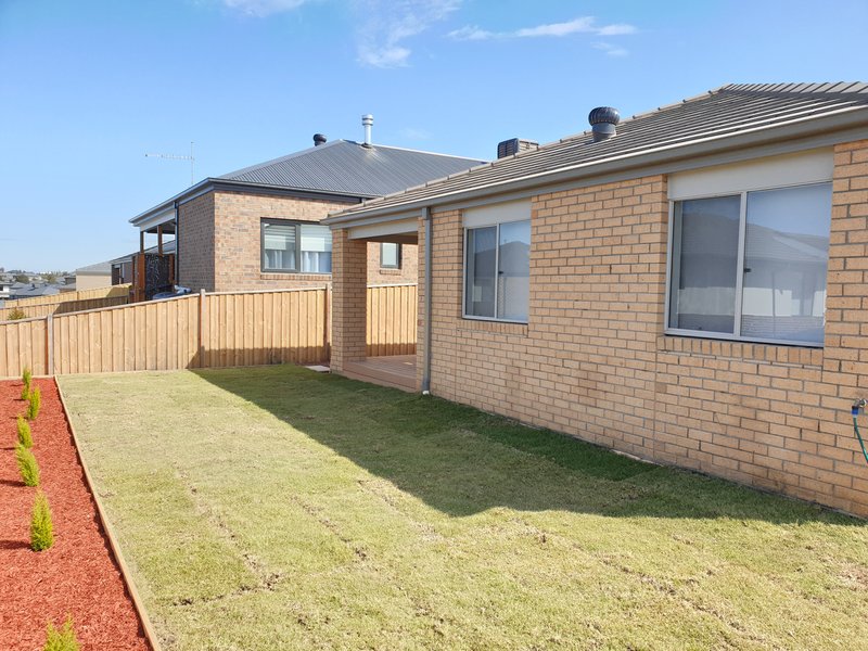 Photo - 12 Bimbimbie Place, Doreen VIC 3754 - Image 12