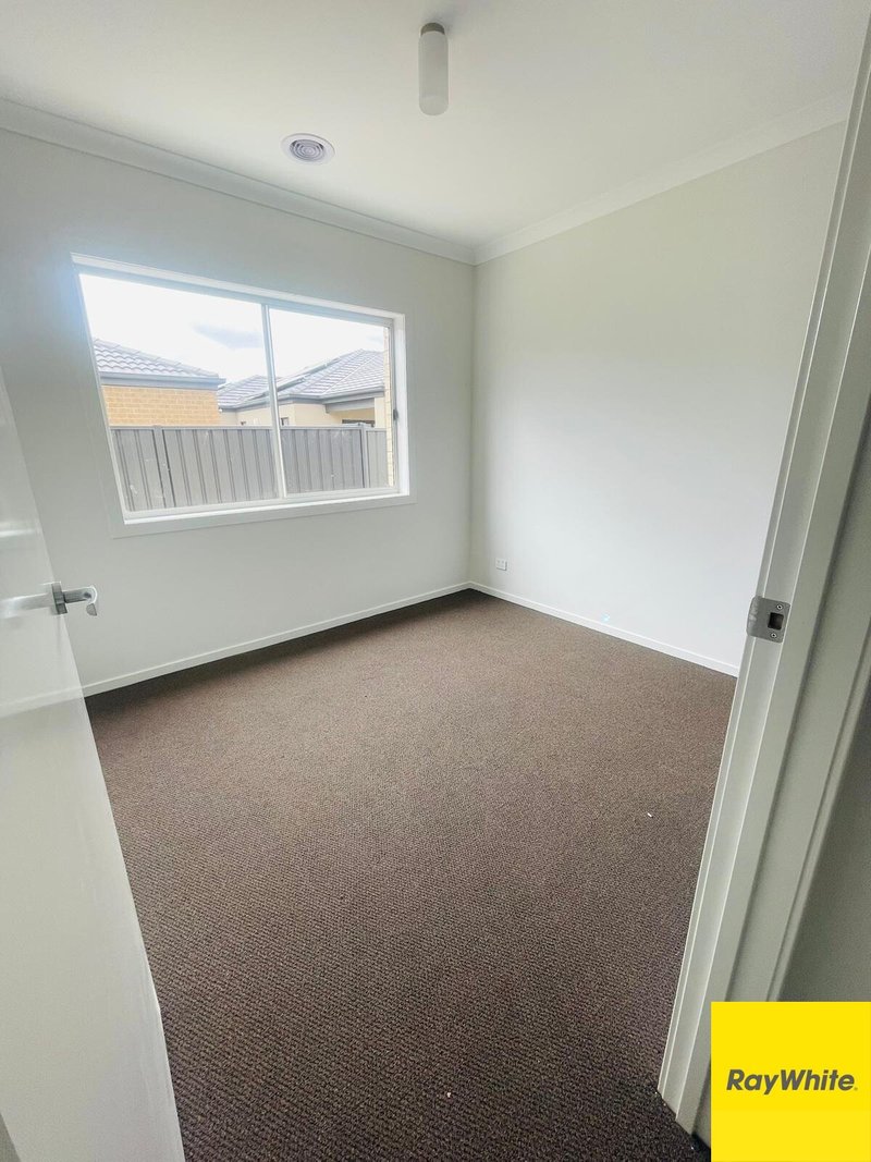 Photo - 12 Bingham Street, Tarneit VIC 3029 - Image 6