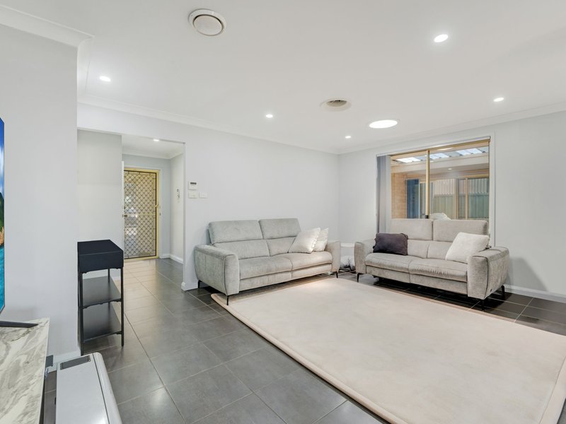 Photo - 12 Binnaway Avenue, Hoxton Park NSW 2171 - Image 9