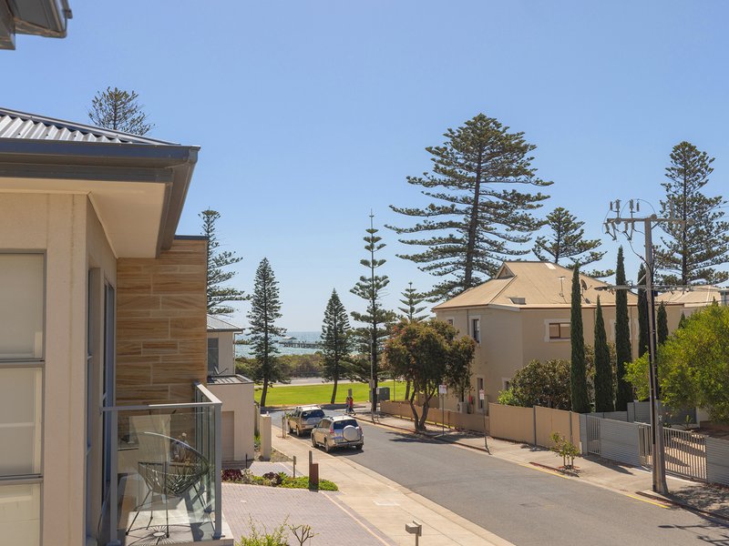 Photo - 12 Blackler Street, Semaphore SA 5019 - Image 2