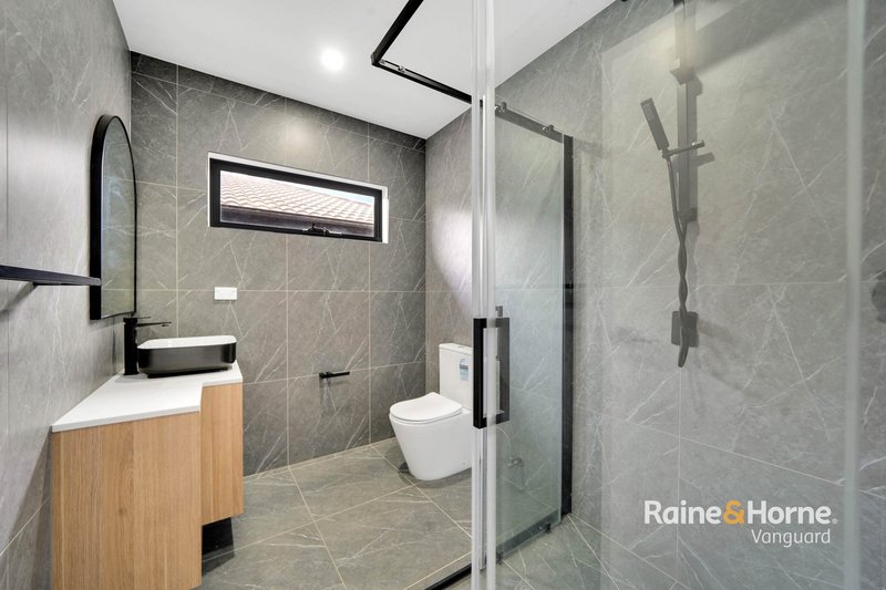 Photo - 12 Bliburg Street, Jacana VIC 3047 - Image 10