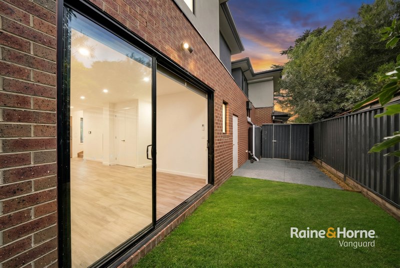 Photo - 12 Bliburg Street, Jacana VIC 3047 - Image 11