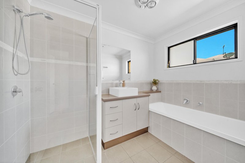 Photo - 12 Blue Gums Drive, Emerald QLD 4720 - Image 14