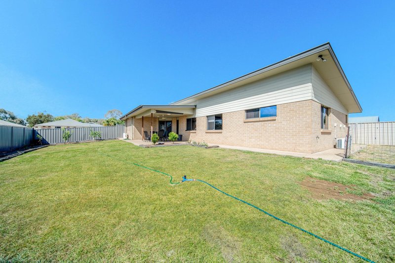 Photo - 12 Blue Gums Drive, Emerald QLD 4720 - Image 18