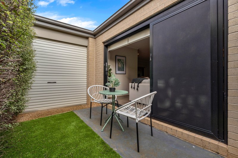 Photo - 12 Bluebell Drive, Craigieburn VIC 3064 - Image 22