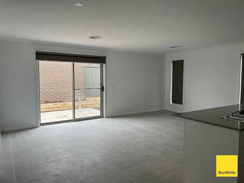 Photo - 12 Boldiston Crescent, Huntly VIC 3551 - Image 2
