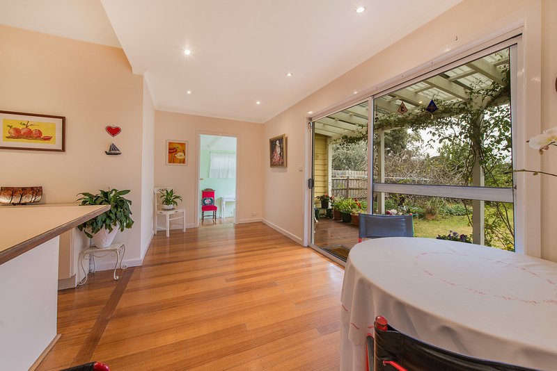 Photo - 12 Bond Street, Clayton South VIC 3169 - Image 7