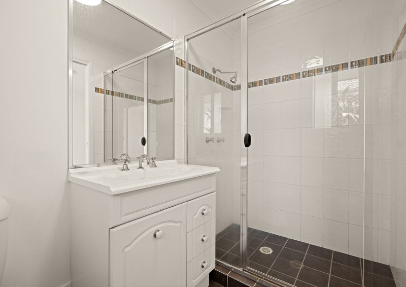 Photo - 12 Bonner Court, Pacific Pines QLD 4211 - Image 8