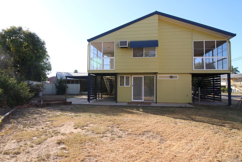 Photo - 12 Bonython Drive, Emerald QLD 4720 - Image 2