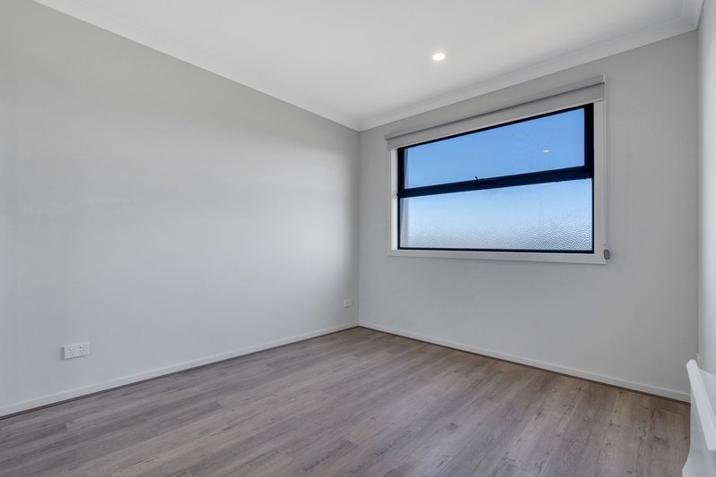 Photo - 12 Boomerang Road, Donnybrook VIC 3064 - Image 11