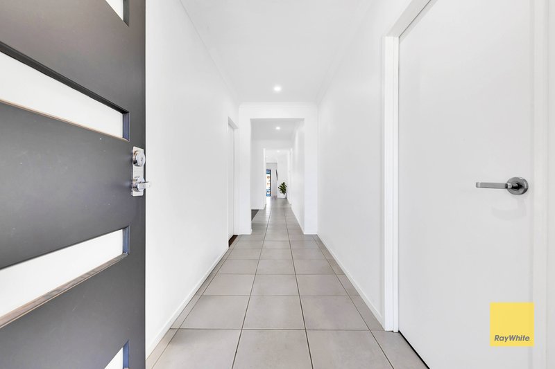 Photo - 12 Bossini Street, Truganina VIC 3029 - Image 2