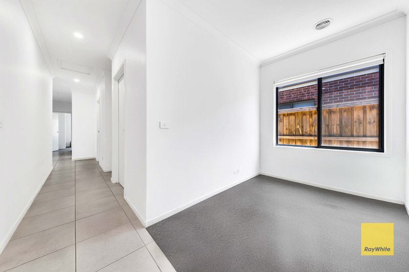 Photo - 12 Bossini Street, Truganina VIC 3029 - Image 6