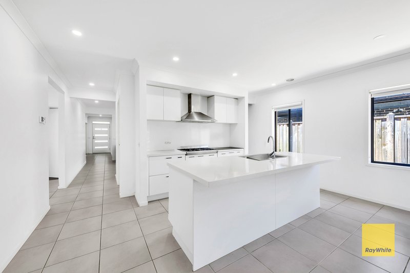 Photo - 12 Bossini Street, Truganina VIC 3029 - Image 8