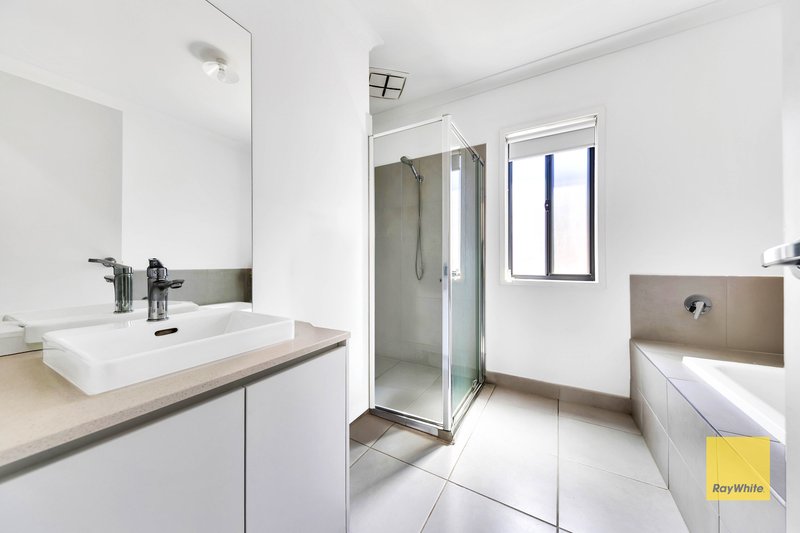 Photo - 12 Bossini Street, Truganina VIC 3029 - Image 14