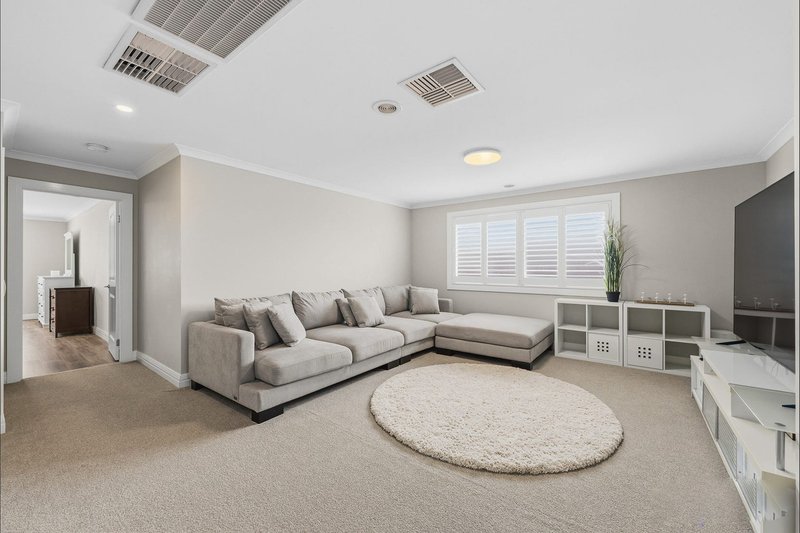 Photo - 12 Brabourne Street, Mickleham VIC 3064 - Image 11