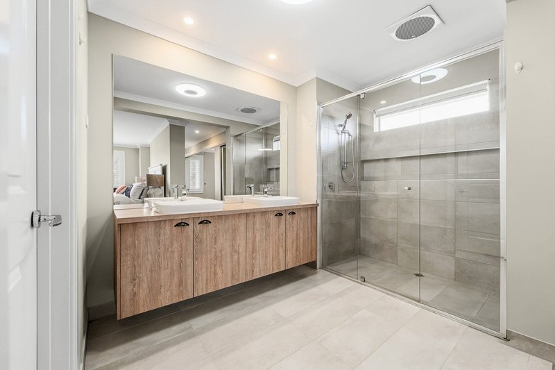 Photo - 12 Brabourne Street, Mickleham VIC 3064 - Image 15