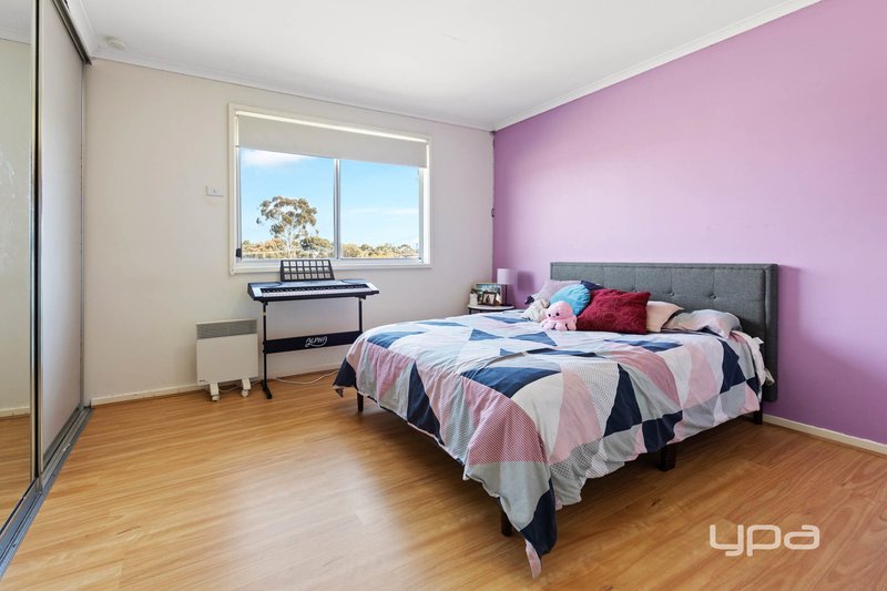 Photo - 12 Bradwell Street, Kealba VIC 3021 - Image 15