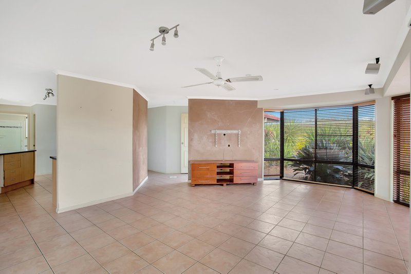 Photo - 12 Breakwater Road, Robina QLD 4226 - Image 5