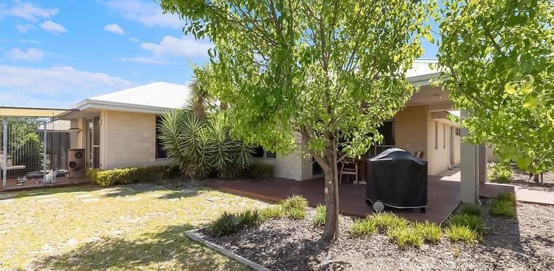 Photo - 12 Brigalow Bend, Ellenbrook WA 6069 - Image 4
