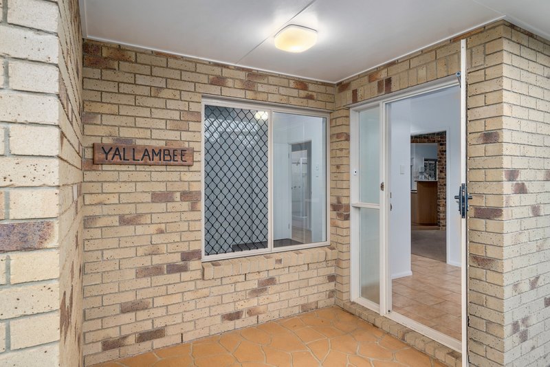 Photo - 12 Brigalow Court, Murrumba Downs QLD 4503 - Image 3