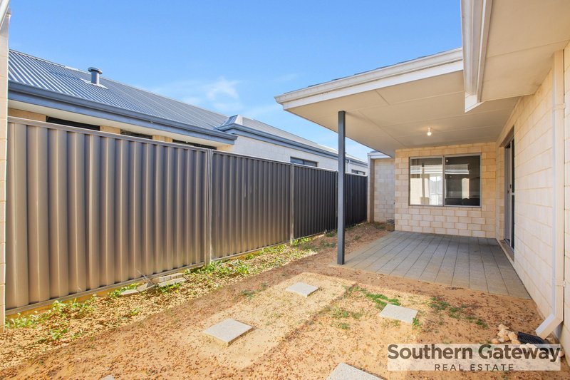 Photo - 12 Bristow Street, Haynes WA 6112 - Image 4
