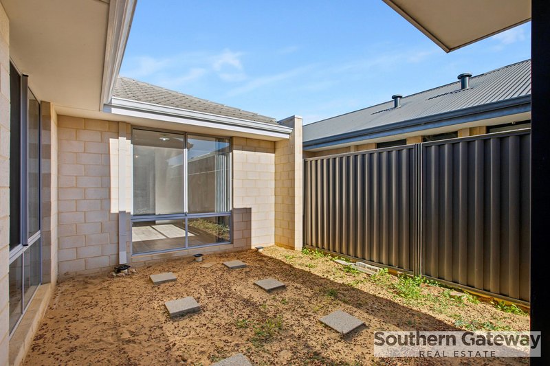 Photo - 12 Bristow Street, Haynes WA 6112 - Image 6