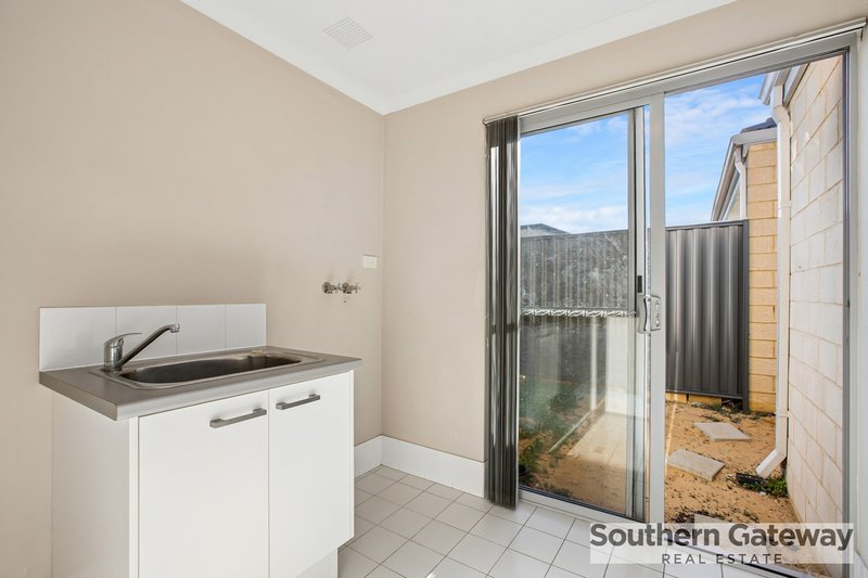 Photo - 12 Bristow Street, Haynes WA 6112 - Image 8