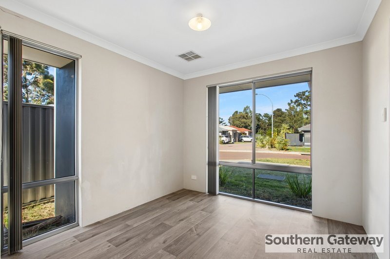 Photo - 12 Bristow Street, Haynes WA 6112 - Image 9