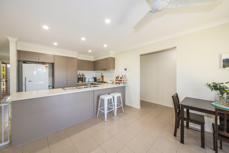 Photo - 12 Broadleaf Place, Ningi QLD 4511 - Image 6