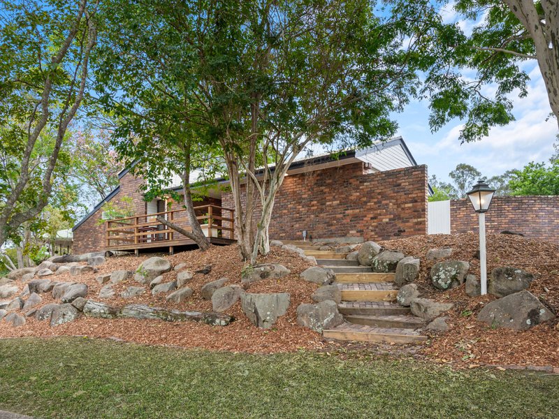 Photo - 12 Broadmoor Street, Kenmore Hills QLD 4069 - Image 2