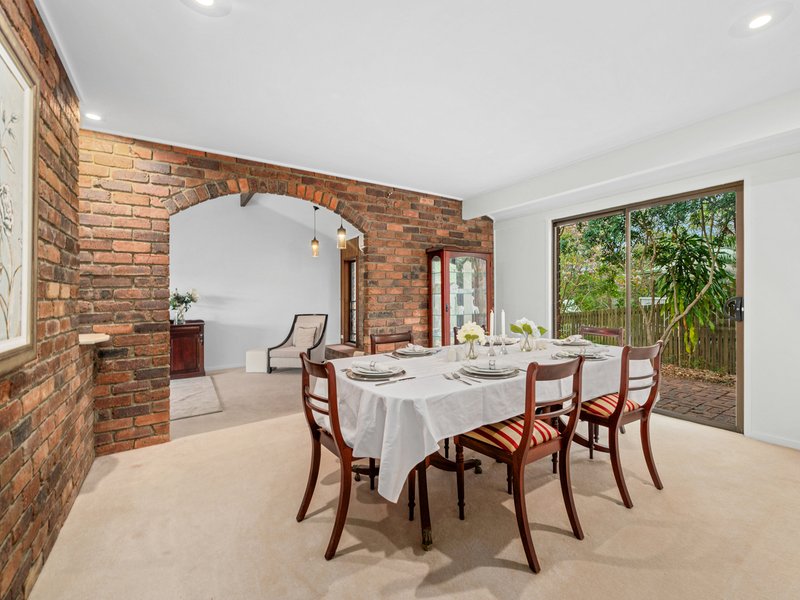 Photo - 12 Broadmoor Street, Kenmore Hills QLD 4069 - Image 7