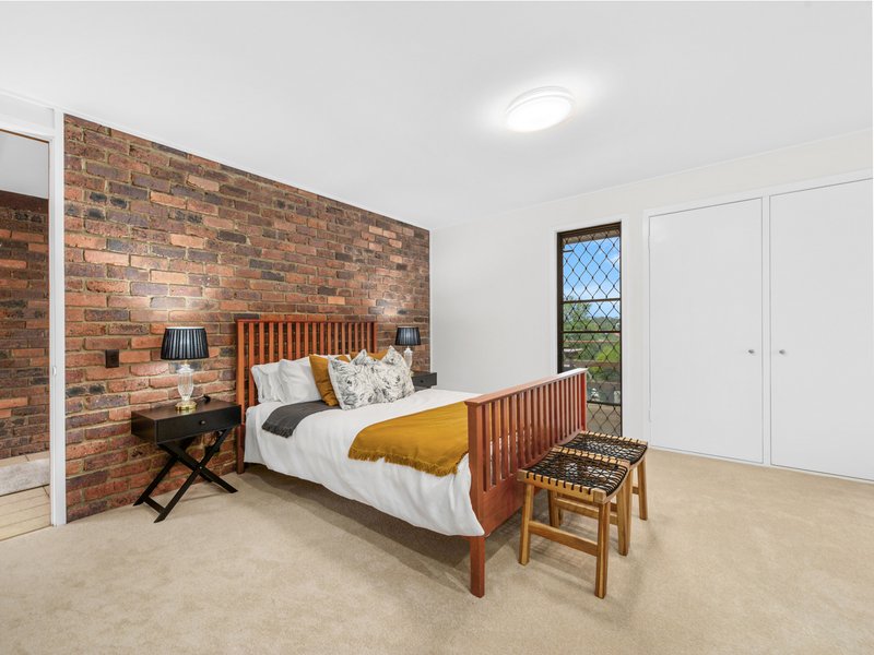 Photo - 12 Broadmoor Street, Kenmore Hills QLD 4069 - Image 11