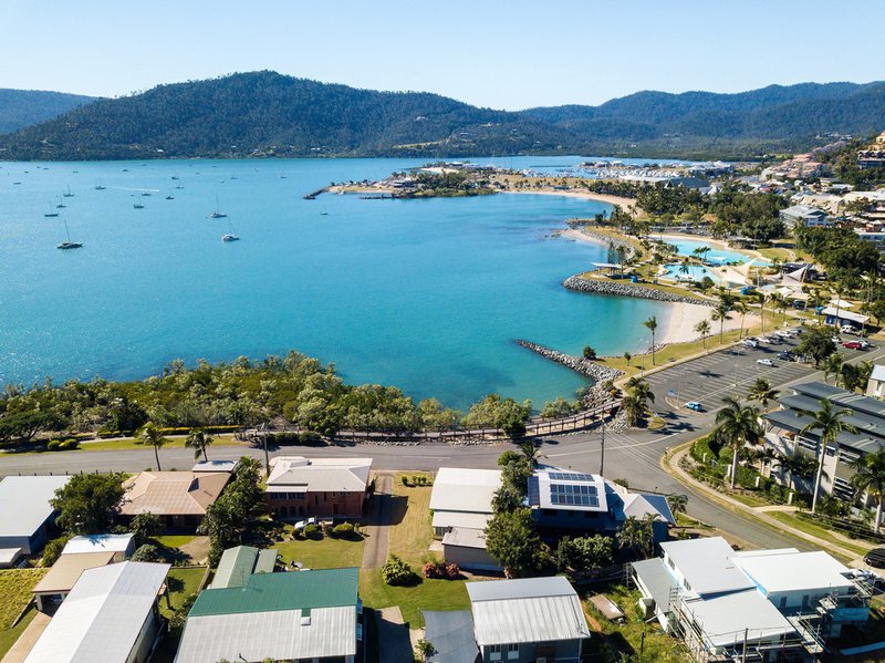 Photo - 12 Broadwater Avenue, Airlie Beach QLD 4802 - Image 3