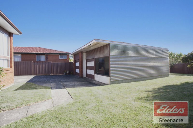 Photo - 12 Bromley Avenue, Greenacre NSW 2190 - Image 2