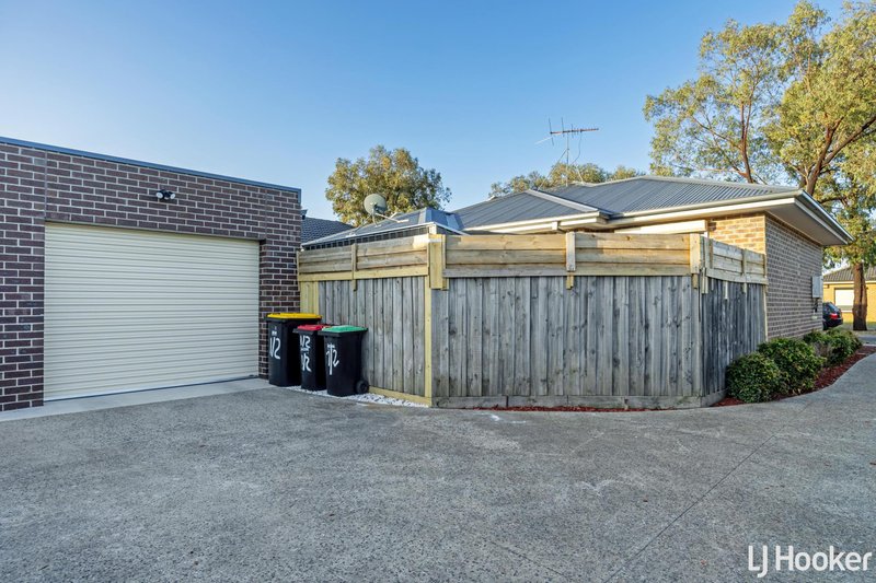 Photo - 1/2 Bronton Close, Kurunjang VIC 3337 - Image 14